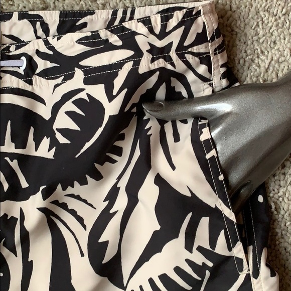 NWOT Club Monaco Lined Swim Trunks - Picture 2 of 7